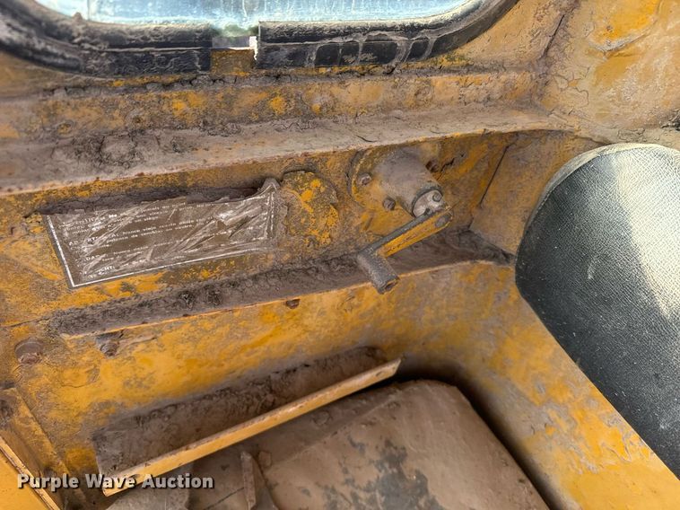 image for item EH0017 1965 Caterpillar  120 rigid frame motor grader