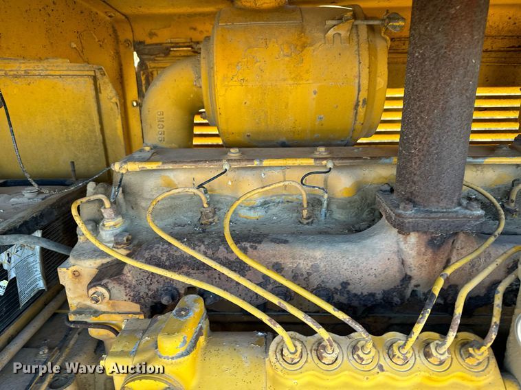 image for item EH0017 1965 Caterpillar  120 rigid frame motor grader