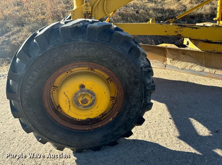 image for item EH0017 1965 Caterpillar  120 rigid frame motor grader