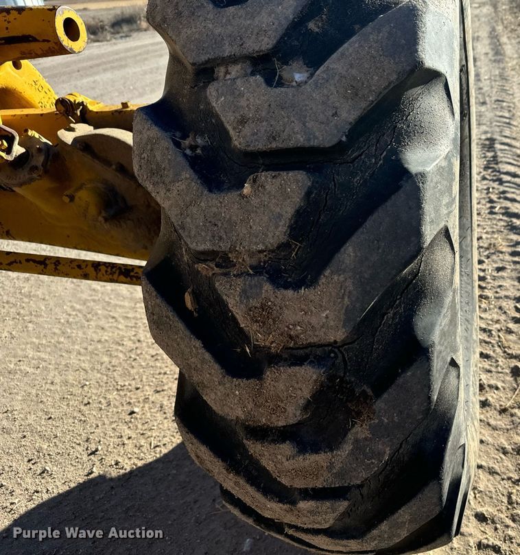 image for item EH0017 1965 Caterpillar  120 rigid frame motor grader