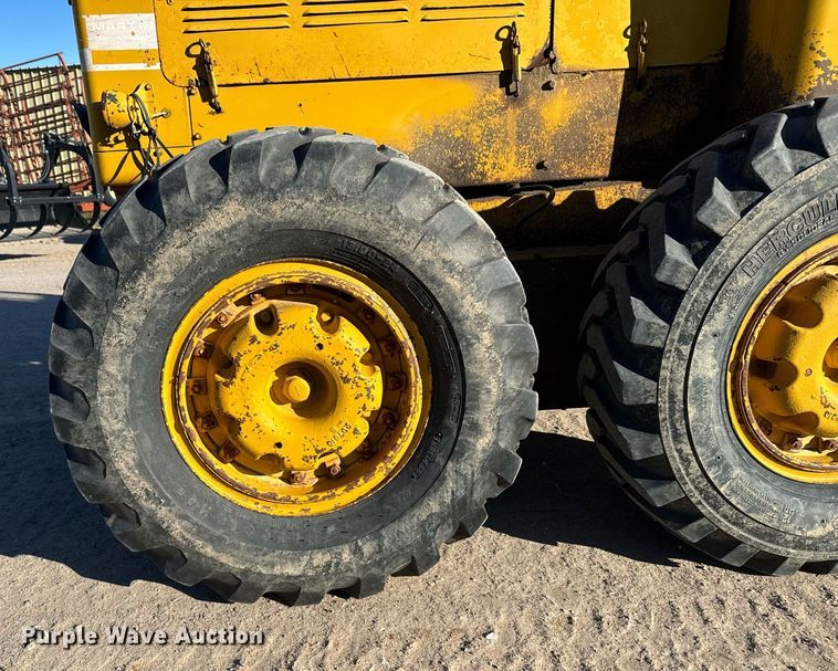 image for item EH0017 1965 Caterpillar  120 rigid frame motor grader