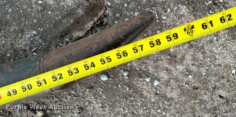 image for item EH0019 Bale spear