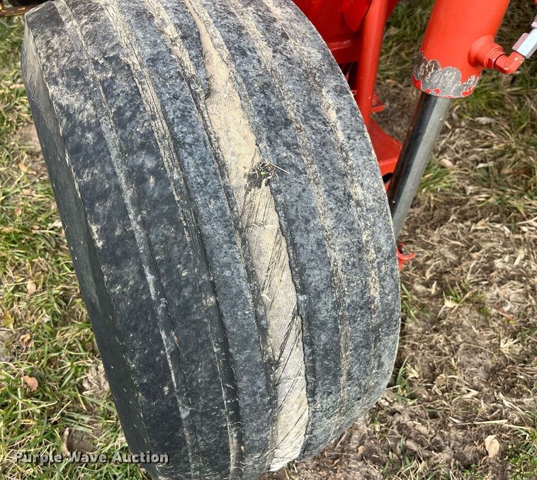 image for item EH2931 New Holland 1475 2300 Series swather / windrower