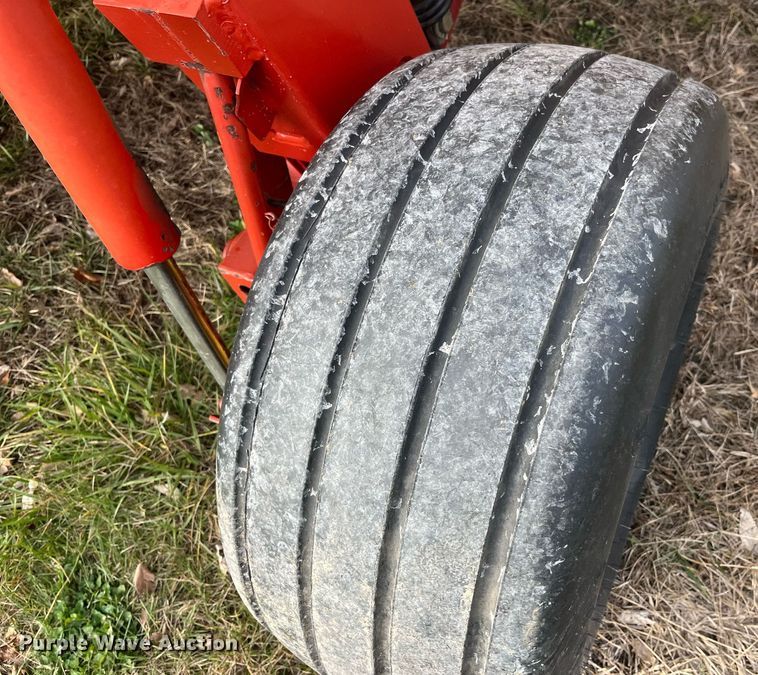 image for item EH2931 New Holland 1475 2300 Series swather / windrower