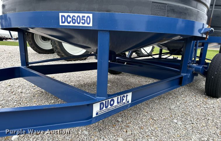 image for item EH7365 Duo-Lift  DC6050 double cone nurse tank trailer