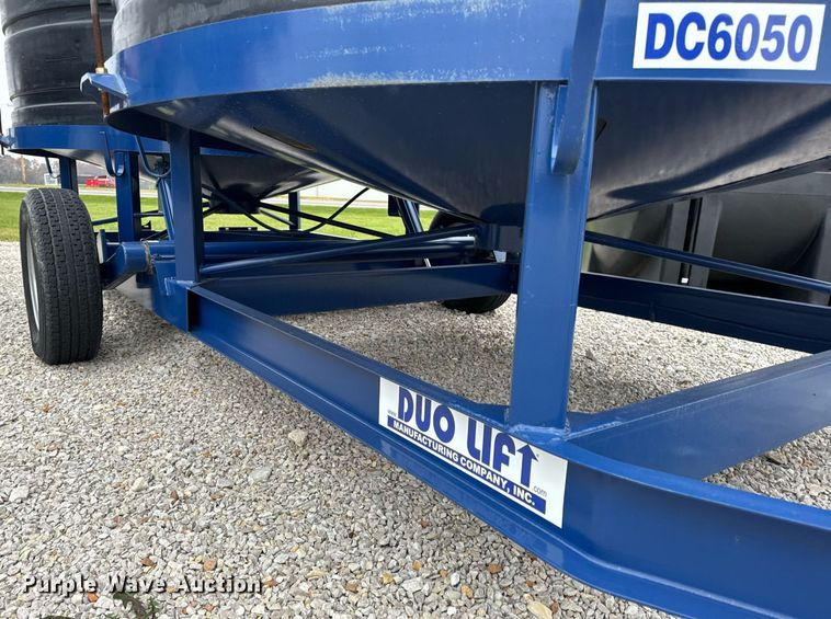 image for item EH7365 Duo-Lift  DC6050 double cone nurse tank trailer