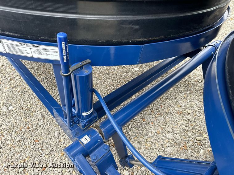 image for item EH7365 Duo-Lift  DC6050 double cone nurse tank trailer