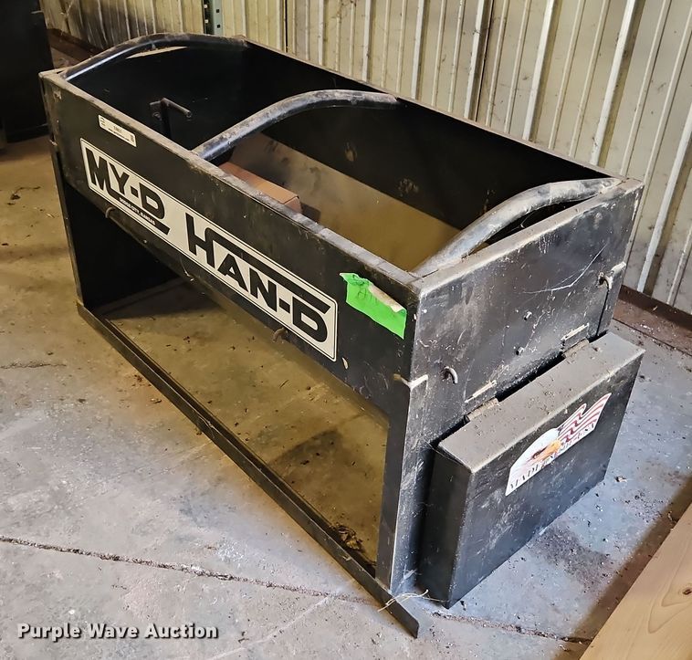 image for item EI8631 My-D Han-D cake feeder