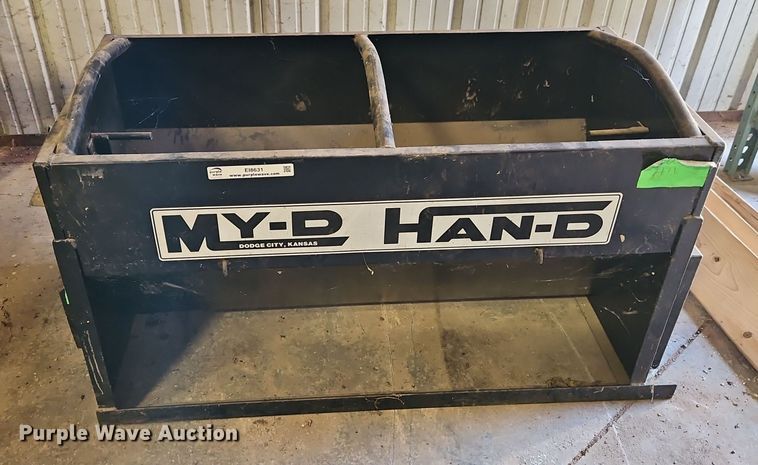 image for item EI8631 My-D Han-D cake feeder