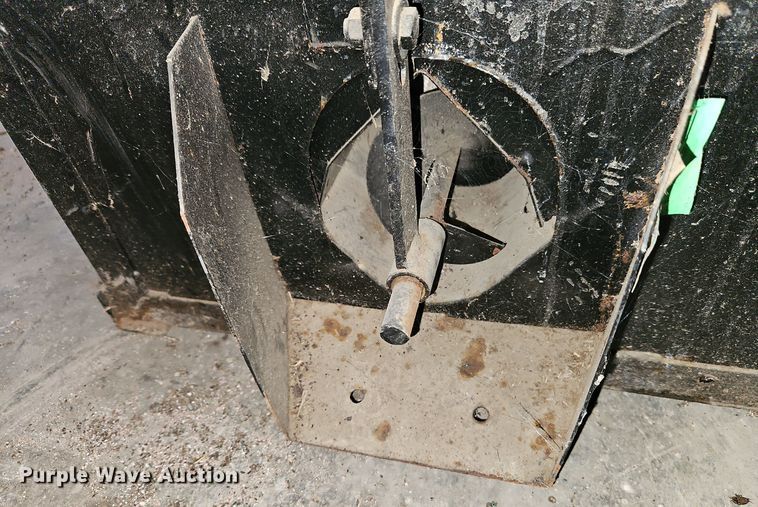 image for item EI8631 My-D Han-D cake feeder