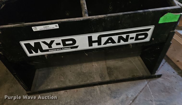 image for item EI8631 My-D Han-D cake feeder