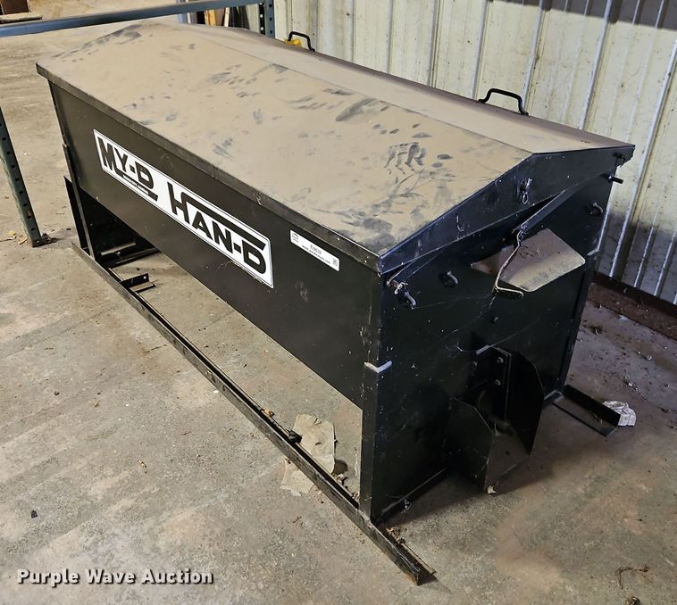 image for item EI8632 My-D Han-D cake feeder