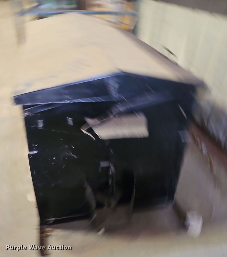 image for item EI8632 My-D Han-D cake feeder