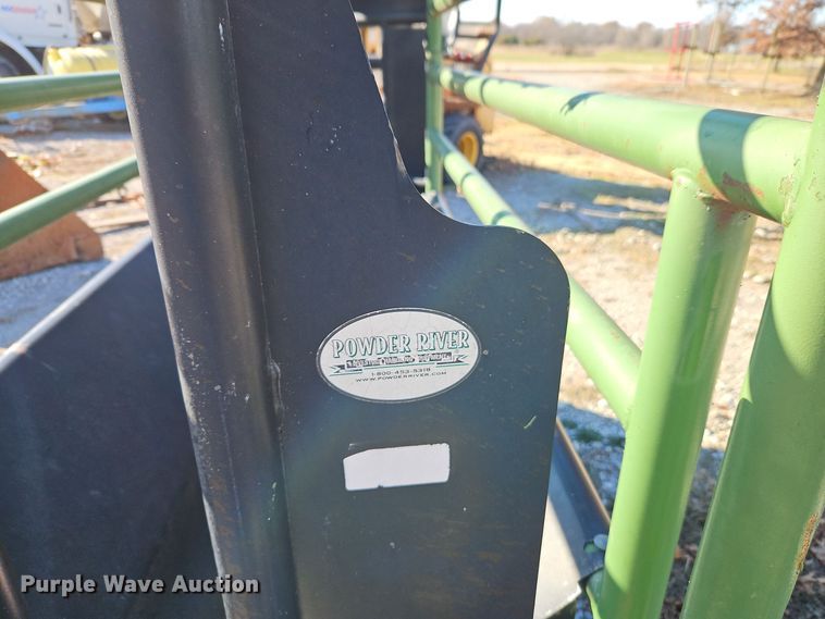 image for item EI8633 Powder River livestock chute