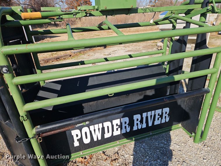 image for item EI8633 Powder River livestock chute