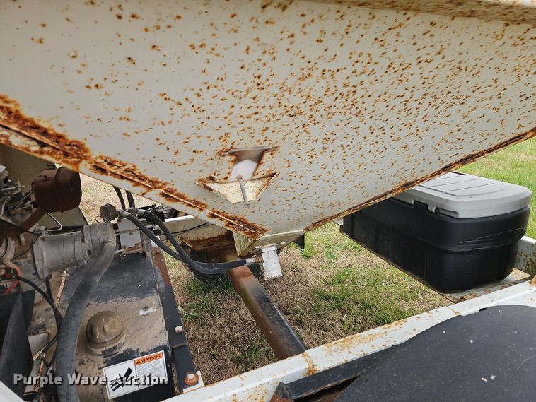 image for item EI8635 Parker 1555 seed tender