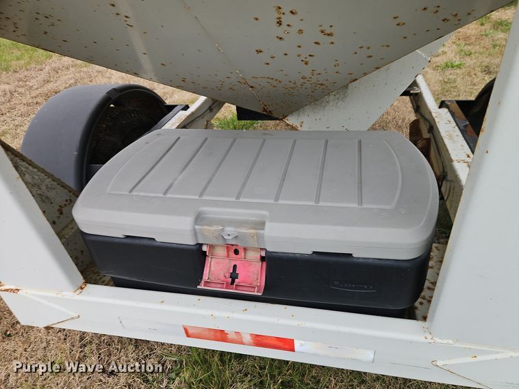 image for item EI8635 Parker 1555 seed tender