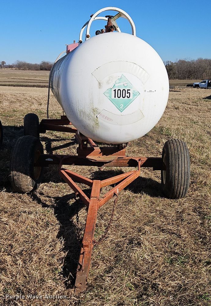 image for item EI8640 NH3 tank trailer