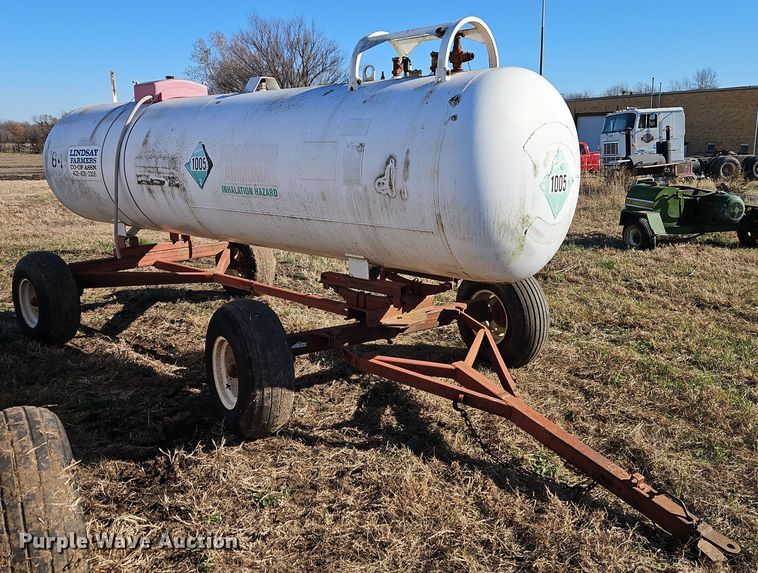 image for item EI8640 NH3 tank trailer