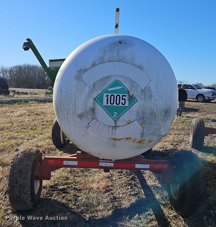 image for item EI8640 NH3 tank trailer