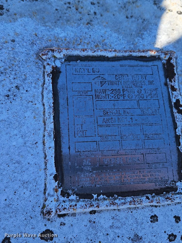 image for item EI8640 NH3 tank trailer