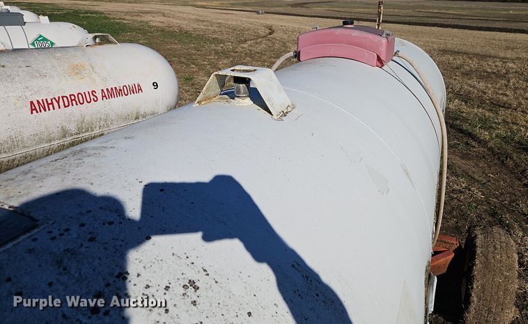 image for item EI8640 NH3 tank trailer