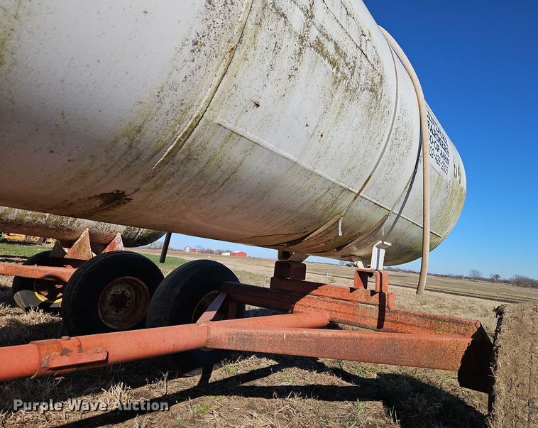 image for item EI8640 NH3 tank trailer