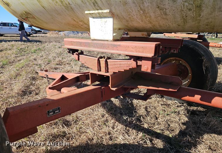 image for item EI8640 NH3 tank trailer