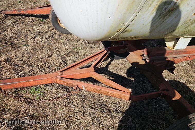 image for item EI8640 NH3 tank trailer