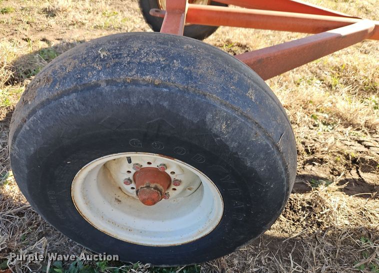 image for item EI8640 NH3 tank trailer