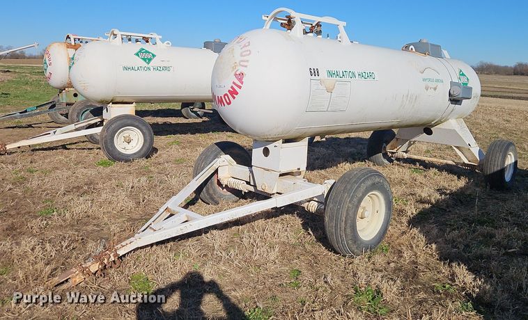 image for item EI8642 NH3 tank trailer