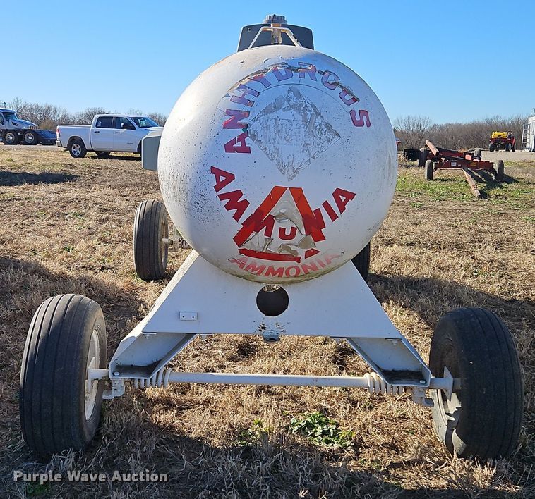 image for item EI8642 NH3 tank trailer