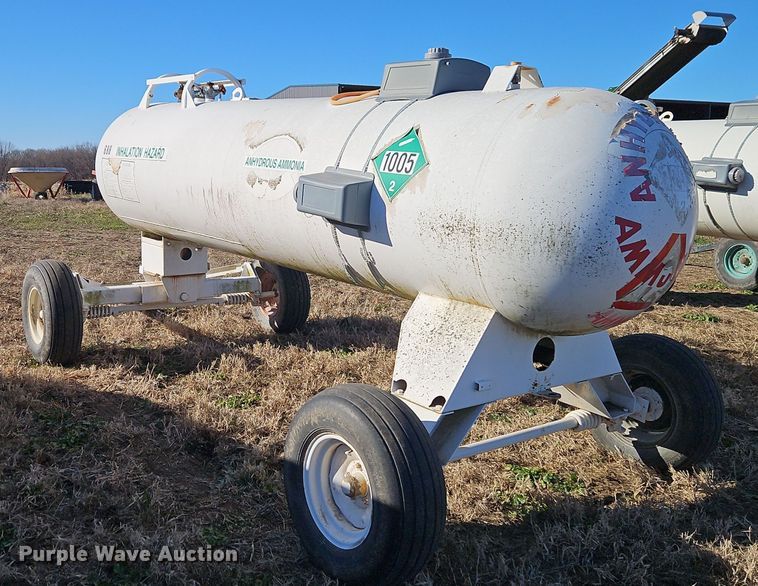 image for item EI8642 NH3 tank trailer