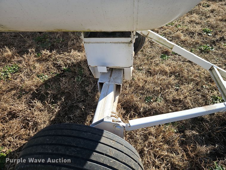 image for item EI8642 NH3 tank trailer