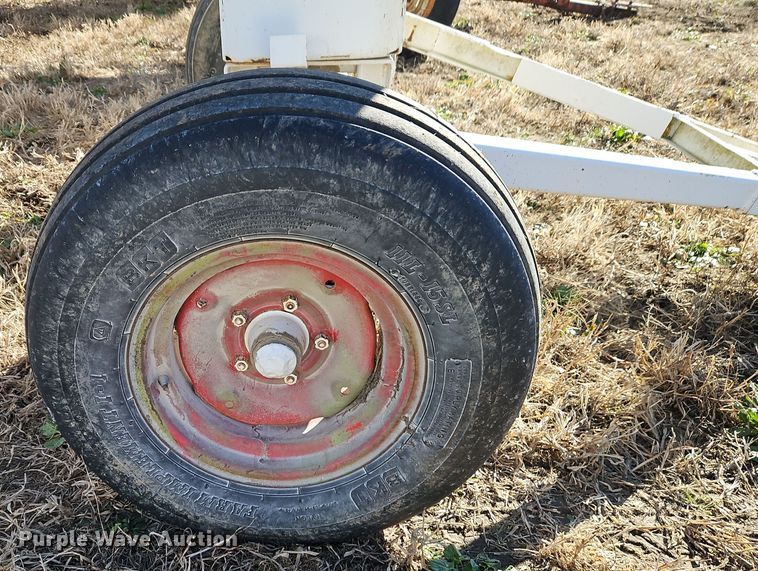 image for item EI8642 NH3 tank trailer