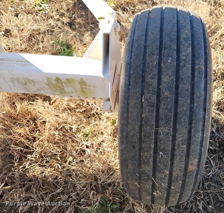 image for item EI8642 NH3 tank trailer