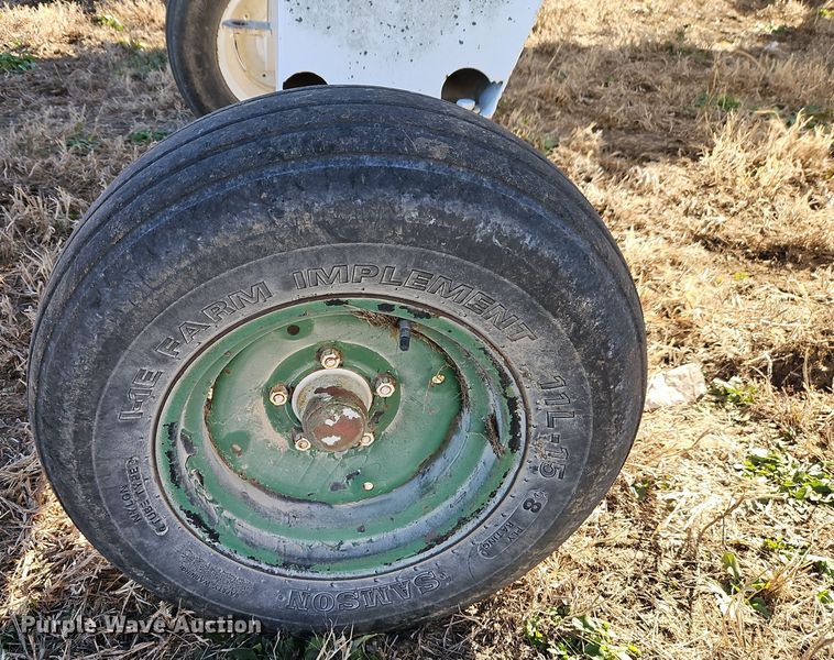 image for item EI8642 NH3 tank trailer