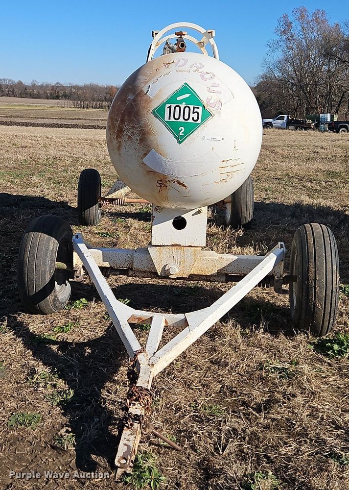 image for item EI8643 NH3 tank trailer