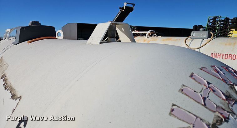 image for item EI8643 NH3 tank trailer