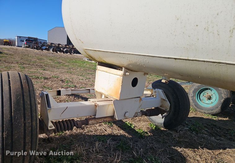 image for item EI8643 NH3 tank trailer