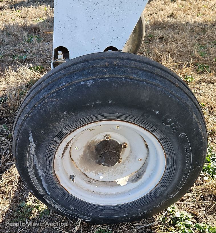 image for item EI8643 NH3 tank trailer