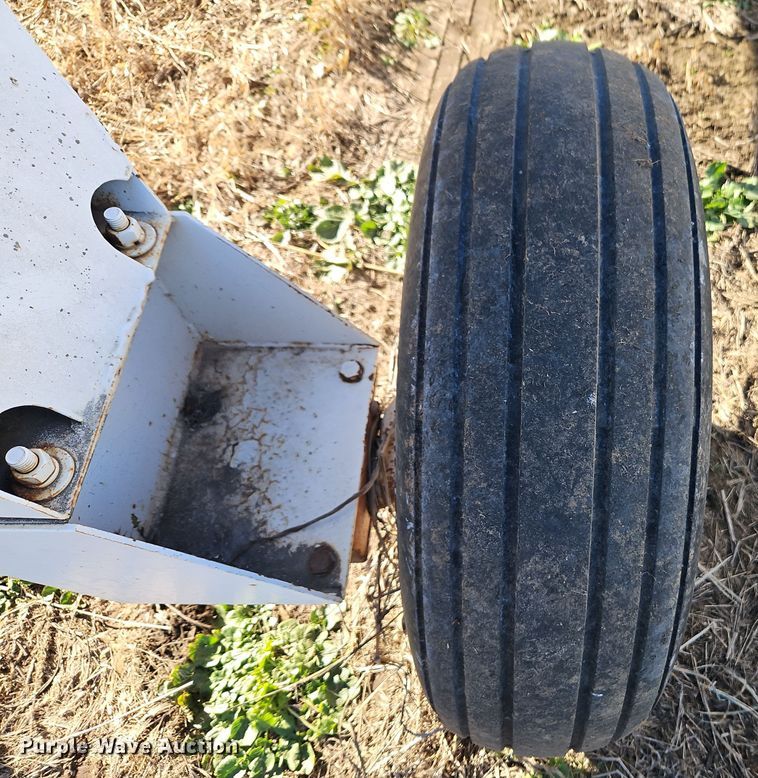 image for item EI8643 NH3 tank trailer