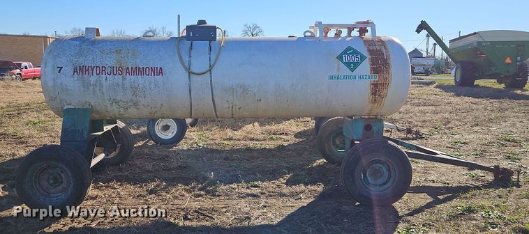 image for item EI8644 NH3 tank trailer