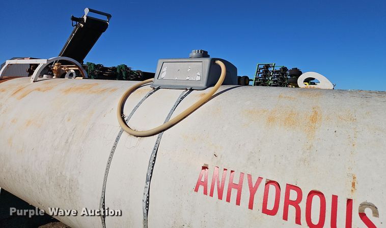 image for item EI8644 NH3 tank trailer