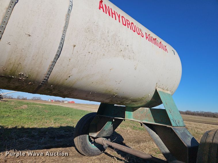 image for item EI8644 NH3 tank trailer