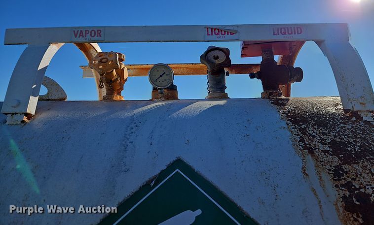 image for item EI8644 NH3 tank trailer