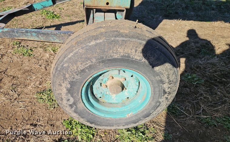 image for item EI8644 NH3 tank trailer