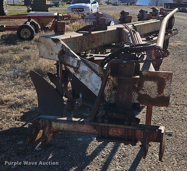 image for item EI8647 DMI Hydra Wid five bottom plow