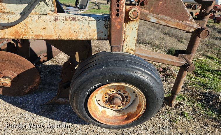 image for item EI8647 DMI Hydra Wid five bottom plow