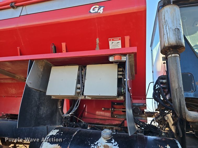 image for item EI8651 Vector V300 spreader